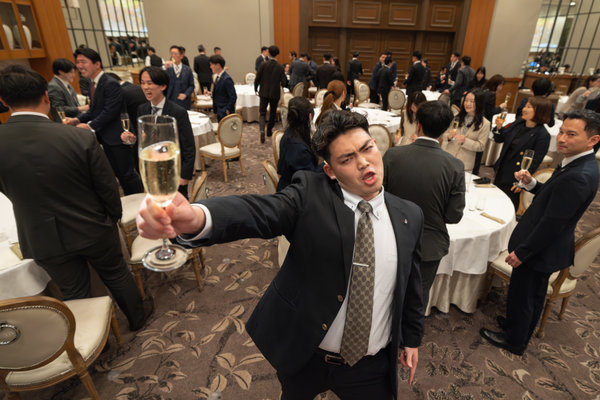 株式会社翔栄:企業案内用(集合写真)撮影(2026/04/06)の事例写真