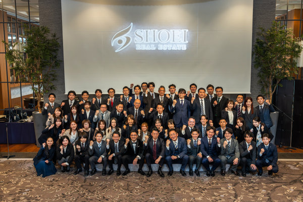 株式会社翔栄:企業案内用(集合写真)撮影(2026/04/06)の事例写真