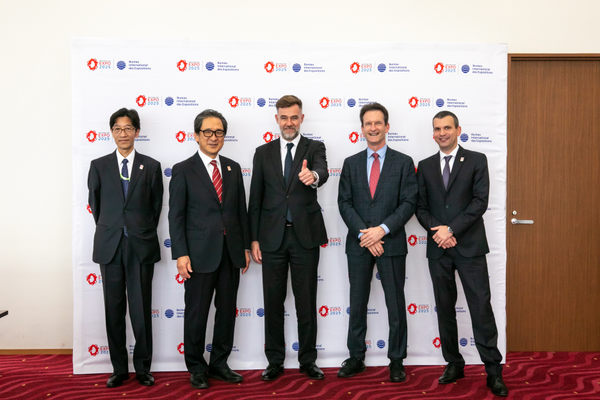 ルクセンブルク貿易投資事務所:式典撮影(2022/11/30)の事例写真