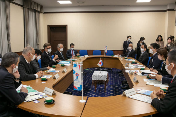 ルクセンブルク貿易投資事務所:式典撮影(2022/11/30)の事例写真