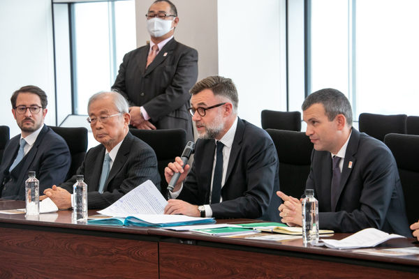 ルクセンブルク貿易投資事務所:式典撮影(2022/11/30)の事例写真