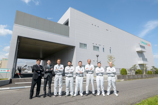 一丸ファルコス株式会社:企業案内用(集合写真)撮影(2023/04/17)の事例写真
